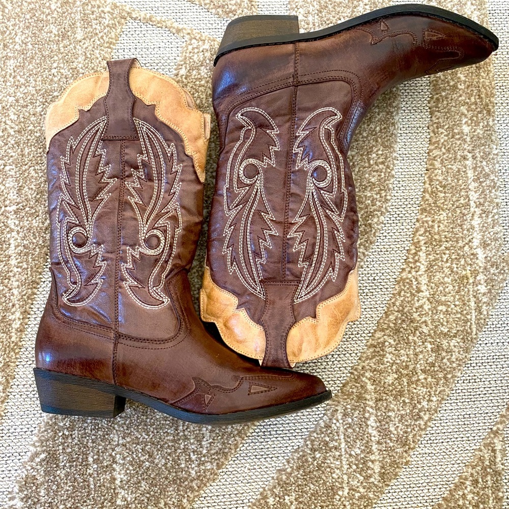 Worn 1 time only. Excellent condition. See pictures for details.